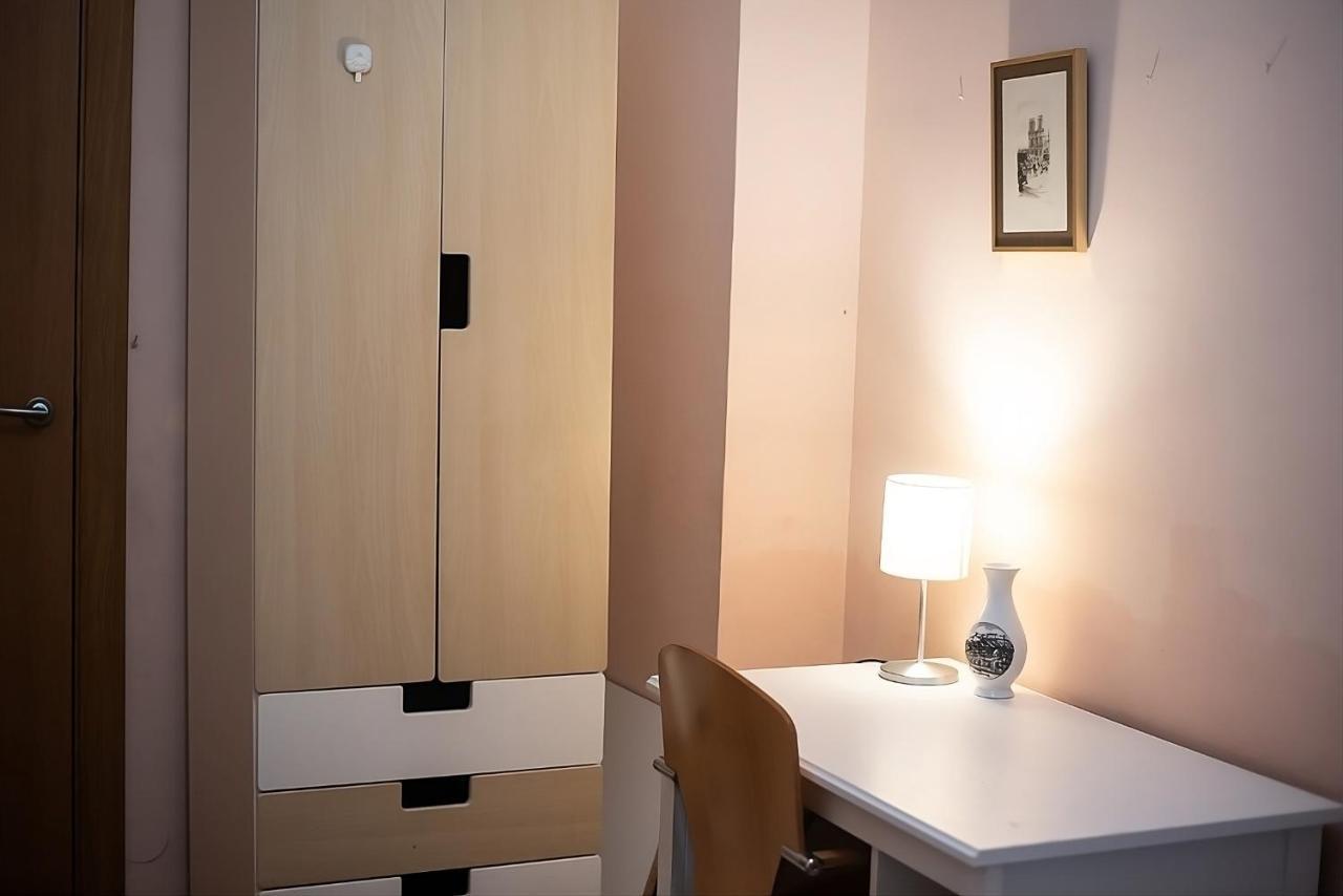 Traditional Rooms In Eixample Barcelona Luaran gambar