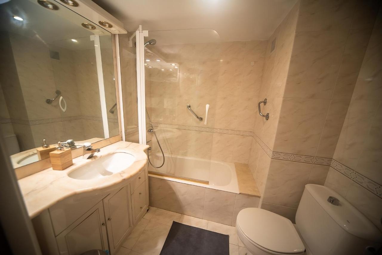 Traditional Rooms In Eixample Barcelona Luaran gambar