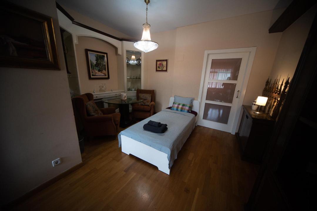Traditional Rooms In Eixample Barcelona Luaran gambar